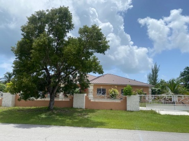 SGT. MAJOR DRIVE-3 BEDROOM, 2.5 BATHROOM FOR SALE.
