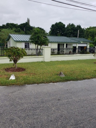 BB-156  HOUSE FOR SALE ON SHAREWATER DRIVE, OFF EAST SUNRISE HWY