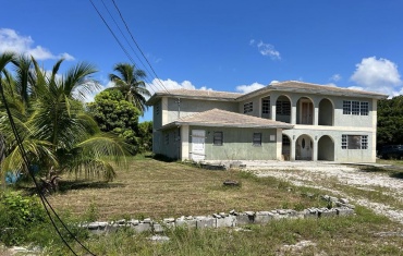 BB- 141; 5 BEDROOM, 4 BATHROOM HOUSE IN ROYAL BAHAMIA ESTATES